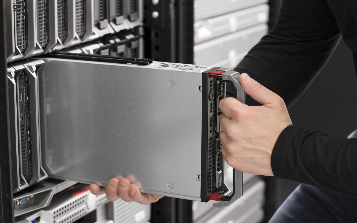 IT technician   engineer install   removes   replace a blade server in a data center